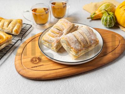 Sluoksniuotos pyragėliai su moliūgu ir obuoliu pagrindine nuotrauka