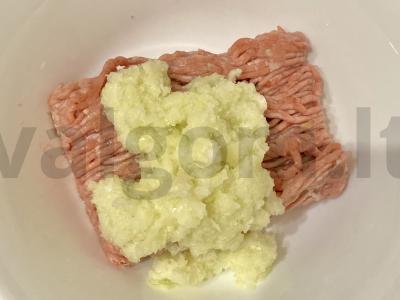 Vištienos kotletai su pievagrybiais per 30 minučių Žingsnis 1