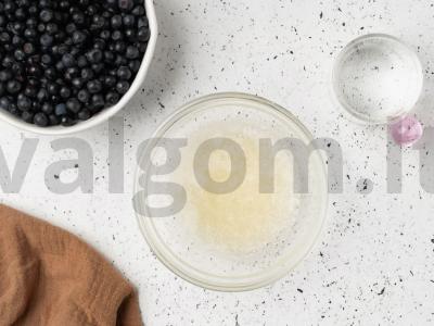 Paprastas blynų tortas su mėlynėmis Žingsnis 6