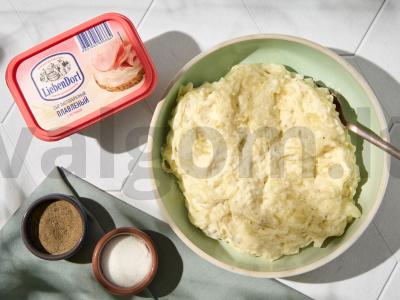 Svogūnų pyragas su lydytu sūriu Žingsnis 3