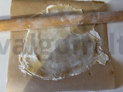 Karališkos torto „Sūdyta karamelė“ korpusai Žingsnis 9