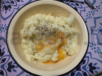 Bulvių pyragėliai su sūriu ir žolelėmis Žingsnis 3