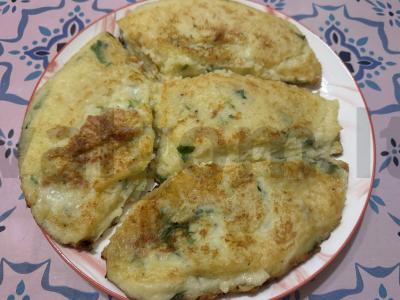 Bulvių pyragėliai su sūriu ir žolelėmis pagrindine nuotrauka