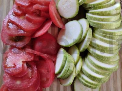 Skumbrija su cukinijomis ir pomidorais, kepta orkaitėje Žingsnis 2