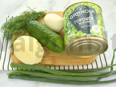 Bulvių salotas su žolelėmis ir žirneliais Žingsnis 1