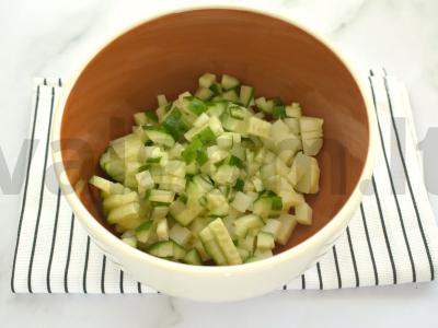 Bulvių salotas su žolelėmis ir žirneliais Žingsnis 3