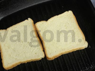 Sūrio ir grybų tostai Žingsnis 1