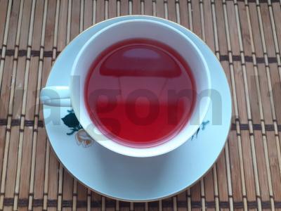 Kalnų pelenų ir džiovintų obuolių kompotas su kardamonu pagrindine nuotrauka