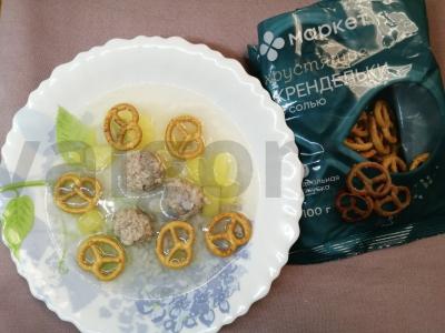 Sriuba su ryžiais, mėsos kukuliais ir druskos lazdelėmis Žingsnis 8