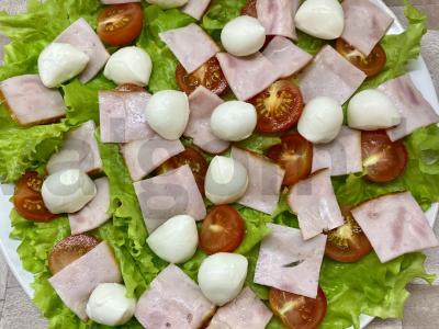 Salotos su kalakutų kumpiu ir mocarela Žingsnis 4