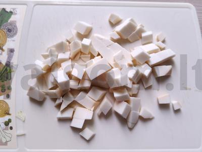 Raudonųjų pupelių ir burokėlių salotos su rūkyta sūriu Žingsnis 3