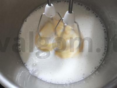 Kefyro blynai su obuoliu ir cinamonu Žingsnis 2