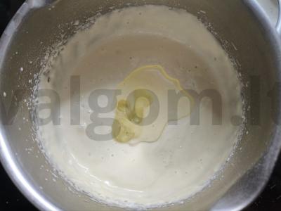 Kefyro blynai su obuoliu ir cinamonu Žingsnis 4