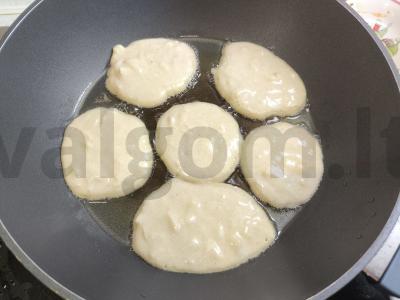 Kefyro blynai su obuoliu ir cinamonu Žingsnis 6