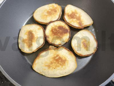 Kefyro blynai su obuoliu ir cinamonu Žingsnis 7