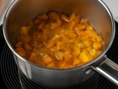 Abrikosų ir persikų uogienė Žingsnis 2