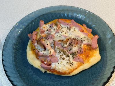 Oro pica su mocarela pagrindine nuotrauka