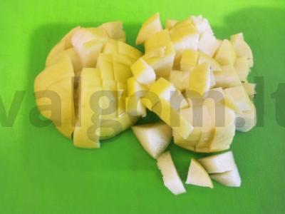 Obuolių kompotas su erškėtuogėmis ir razinomis Žingsnis 1