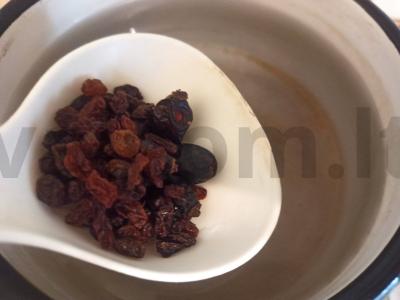 Obuolių kompotas su erškėtuogėmis ir razinomis Žingsnis 2