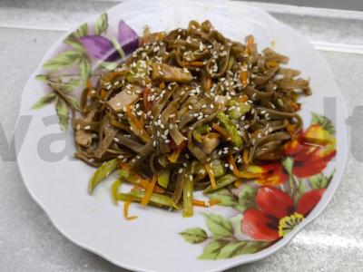 Soba su daržovėmis ir šonine per 35 minutes pagrindine nuotrauka