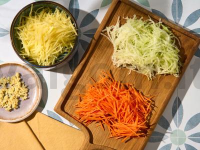 Kinietiška sriuba su funčozomis ir daržovėmis Žingsnis 2