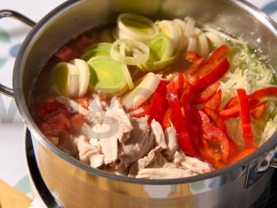 Kinietiška sriuba su funčozomis ir daržovėmis Žingsnis 6