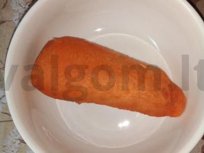 Morkų žiulienas su grybais Žingsnis 1