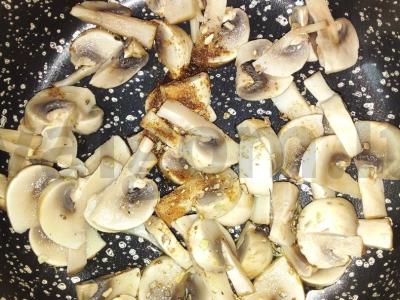 Morkų žiulienas su grybais Žingsnis 6