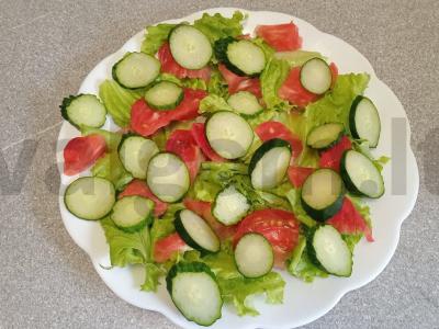 Salotos su daržovėmis, vištiena ir grietinės padažu Žingsnis 3