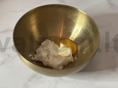 Varškės vafliai su vyšnių konfitu Žingsnis 1