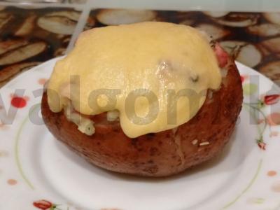 Bulvių valtelės su sūriu pagrindine nuotrauka