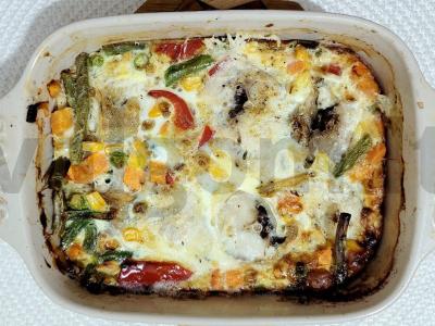 Skani užkepėlė su menkėmis ir daržovėmis pagrindine nuotrauka