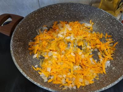 Įdarytos paprikos su smulkinta kiauliena Žingsnis 4