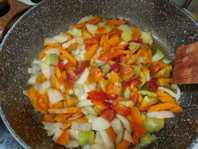 Įdarytos paprikos su smulkinta kiauliena Žingsnis 5