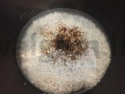 Virti ryžiai su rūgštynėmis ir troškinta kiauliena Žingsnis 1