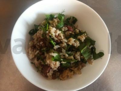 Virti ryžiai su rūgštynėmis ir troškinta kiauliena pagrindine nuotrauka