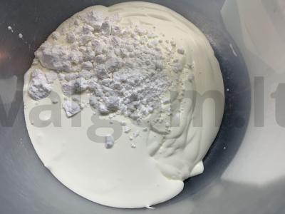 Biskvitinis tortas su jogurto kremu ir mangais Žingsnis 1