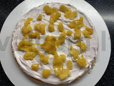 Biskvitinis tortas su jogurto kremu ir mangais Žingsnis 6