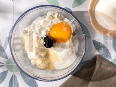 Varškės suflė su uogų padažu Žingsnis 2