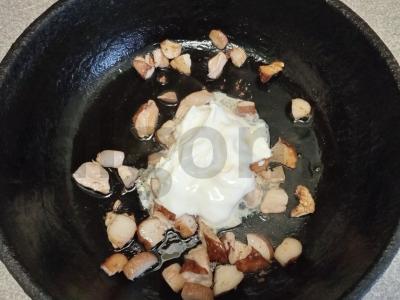 Kuskusas su baltosiomis grybelėmis grietinėje Žingsnis 3