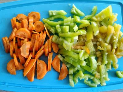 Kepti daržovės su kalakutų kotletais Žingsnis 3