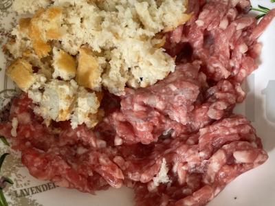 Kotletai su grietinėlėmis „Naminiai“ Žingsnis 1