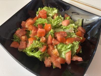 Lengvas daržovių salotas su unagi padažu Žingsnis 4