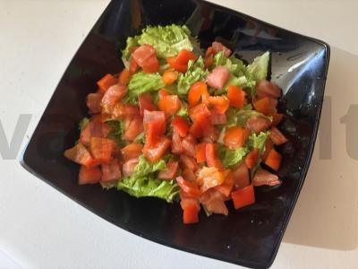 Lengvas daržovių salotas su unagi padažu Žingsnis 6