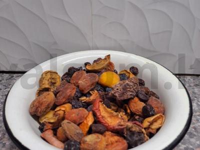 Kompotas su cinamonu iš džiovintų vaisių Žingsnis 1