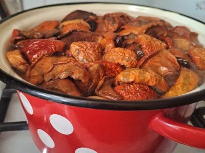 Kompotas su cinamonu iš džiovintų vaisių Žingsnis 3