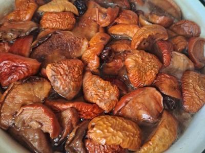 Kompotas su cinamonu iš džiovintų vaisių Žingsnis 4