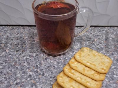 Kompotas su cinamonu iš džiovintų vaisių pagrindine nuotrauka