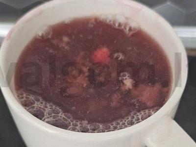 Kvapnus uogų gėrimas pagrindine nuotrauka