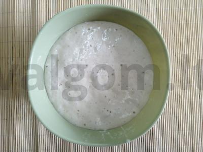 Kepamos mielinės valtelės su virtos dešros įdaru Žingsnis 1